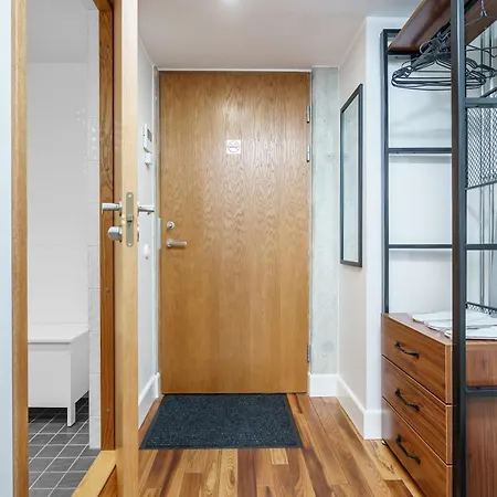Huoneisto Dream - Modern Centre Lofts With Self Check-in *